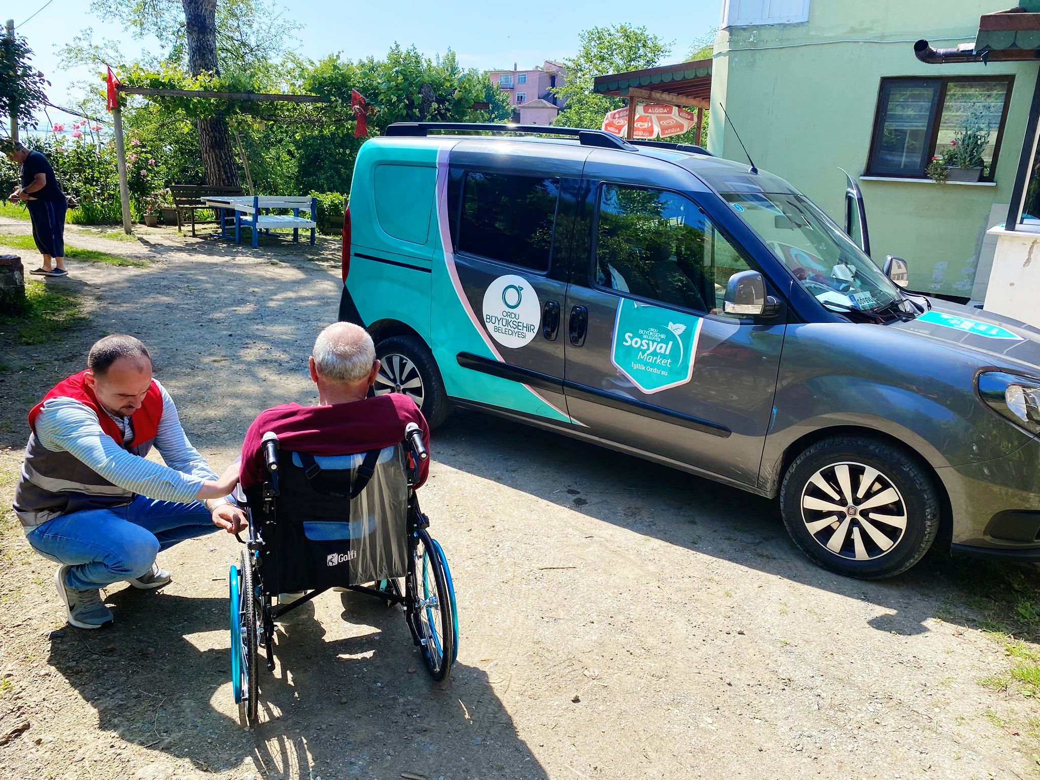 BÜYÜKŞEHİR İHTİYAÇ SAHİBİ AİLELERİN EN BÜYÜK DESTEKÇİSİ